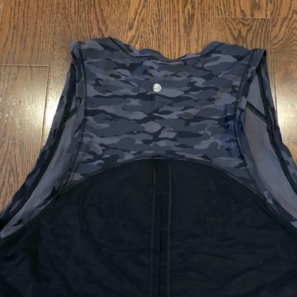🔥 3/$20 CRZ YOGA breezy camo mesh back top SM sz 4/6 - Picture 11 of 11
